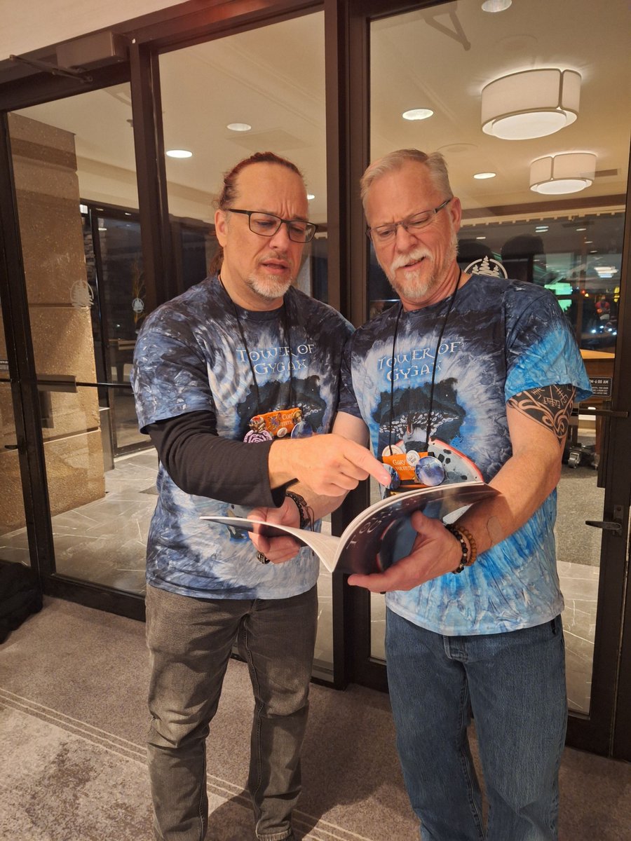 Gary Con tweet media