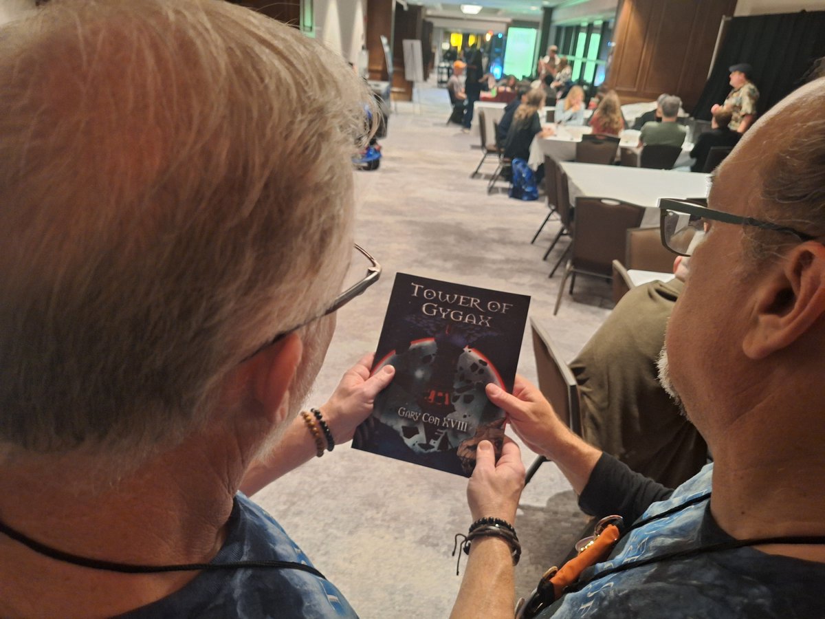 Gary Con tweet media