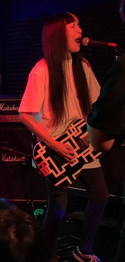 Catch and row tweet media