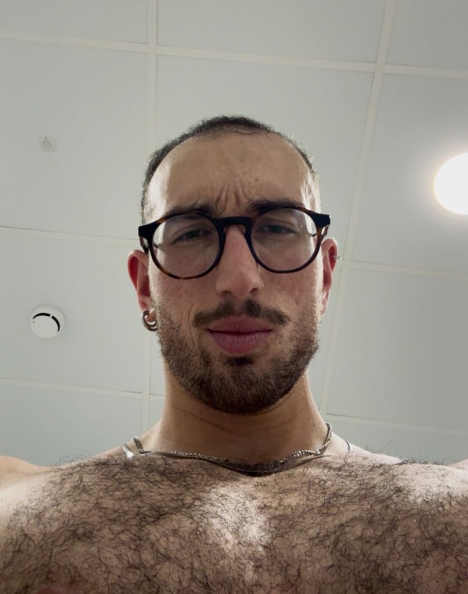 tu powerlifter de confi 🏋🏽‍♂️ tweet media