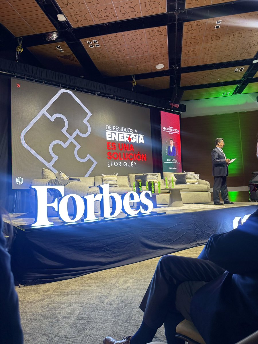 _alepino's tweet photo. Patricio Díaz 
Gerente de sostenibilidad 
UNACEM ECUADOR

Oportunidad para reducir emisiones 
Mayores y mejore oportunidades para recicladores base 
Impulsar ciudades más sostenibles

FORBES Regeneración en el mundo de la sostenibilidad 
Quito 24 de marzo
@forbesecuador https://t.co/UCoejnulxt