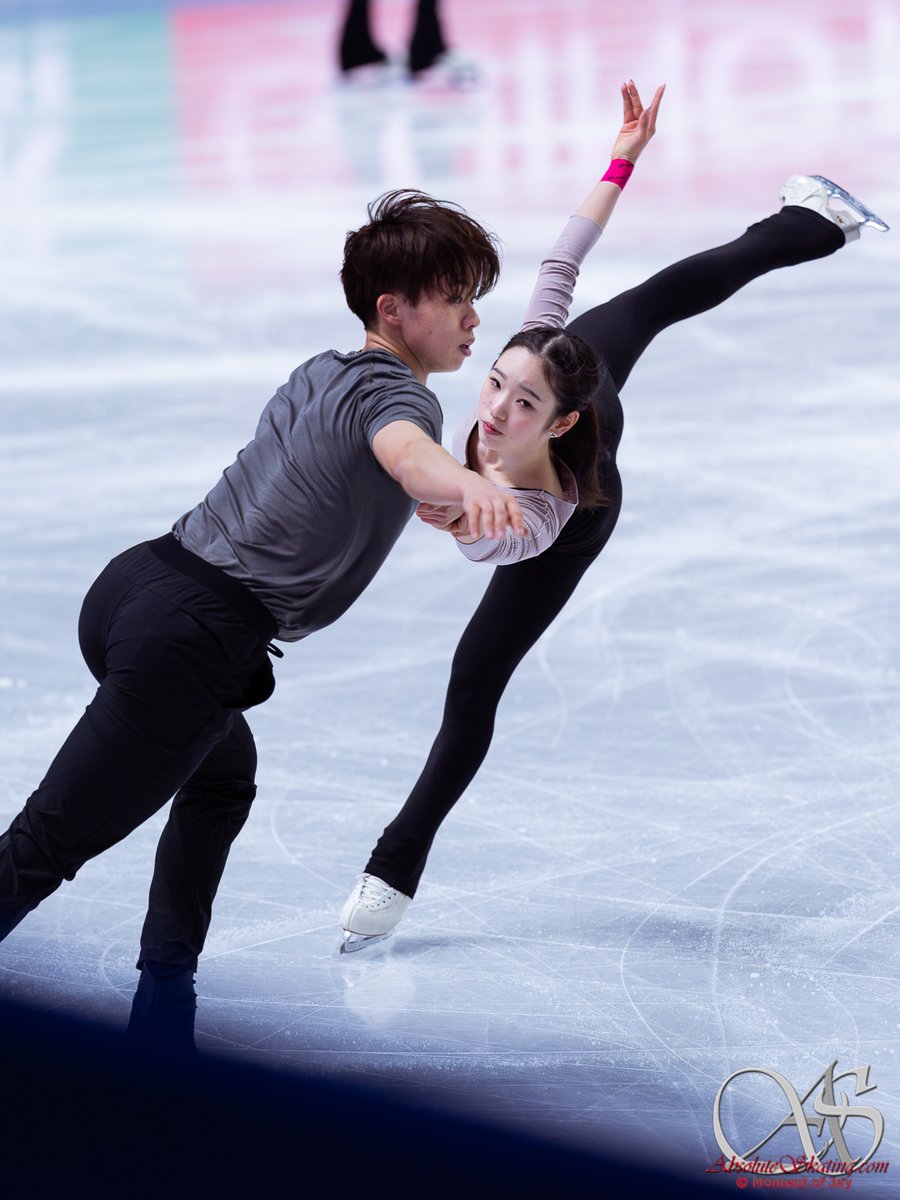 AbsoluteSkating tweet media