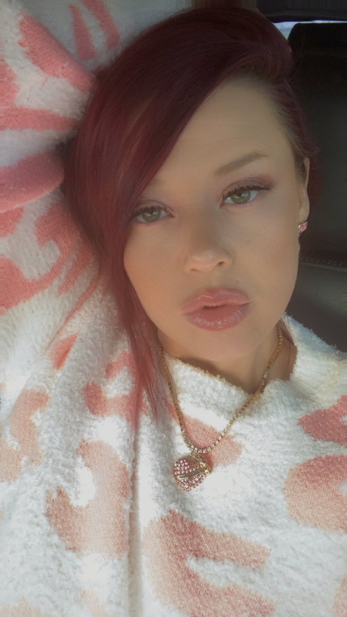 AmandaLynnOfficial tweet media