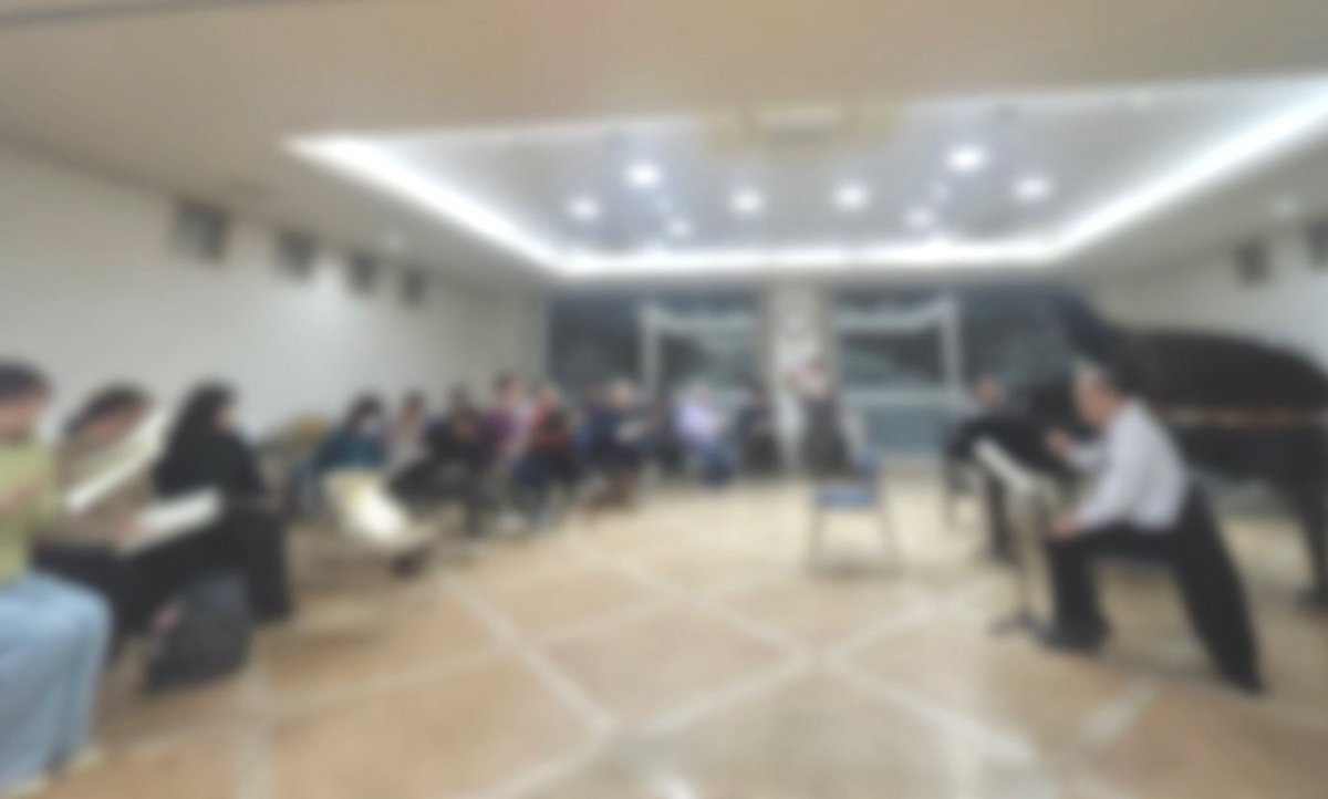 遅くなってしまいましたが、前回の練習記録です📝

先週で大文字ｼﾞｮｲﾝﾄで歌う全ての譜読みが終わり、今週からは本格的な音楽作りがスタートしました‼️

どの曲も難易度が高いですが、ガウジュらしい素敵なサウンドを作り上げていきましょう❤️‍🔥