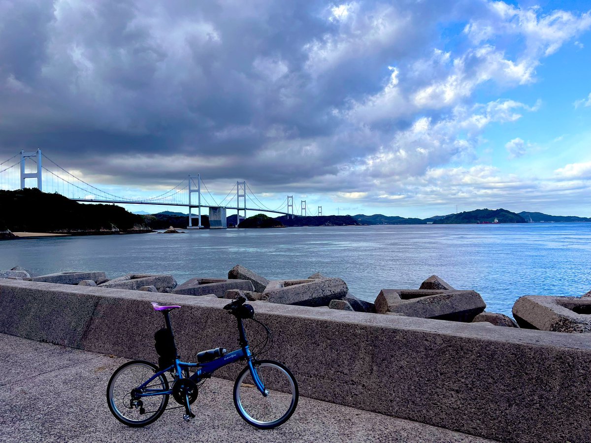 vergecat0208's tweet photo. 何処へでも連れて行ってくれるから。

 #私がミニベロに乗る理由 https://t.co/xoh7B1A9xg