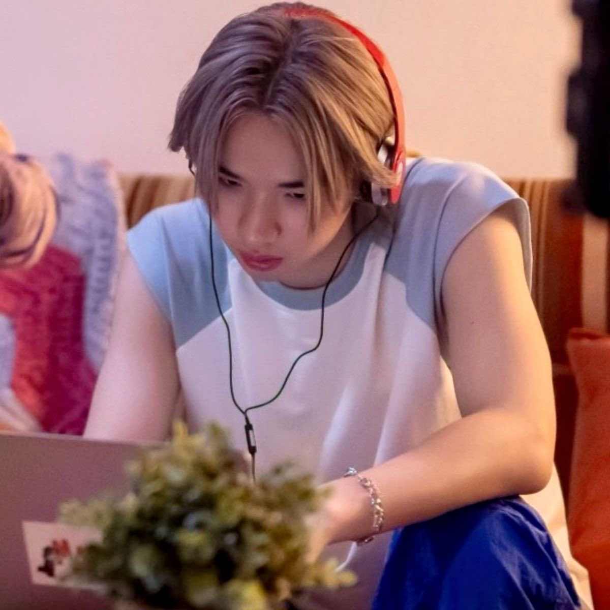 Stxrlight. TUI DAY tweet media