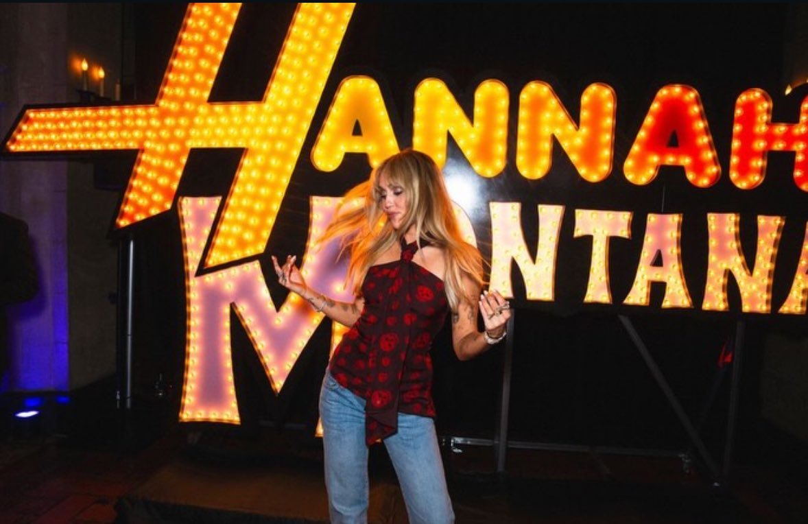 Smilers Spain tweet media