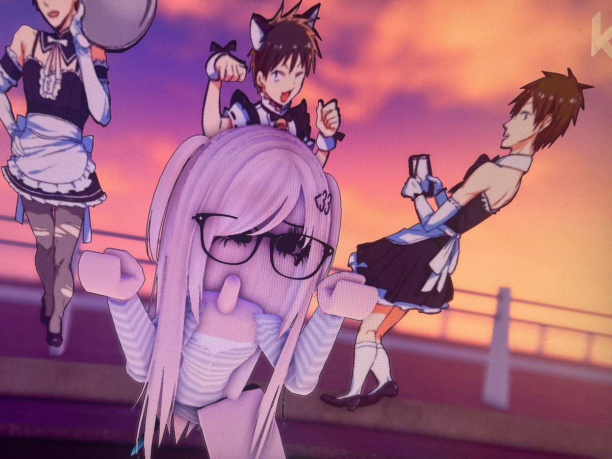 mymsii's tweet image. officially #medicated and now dancing to kpop on roblox #2026ismyyear