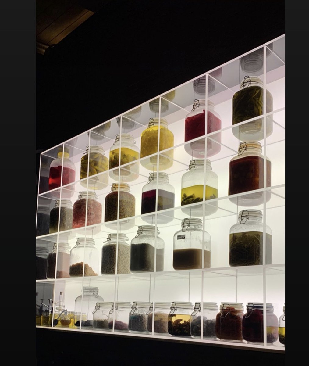 "trend" or the future of the modern kitchen? 
(1/7) In high-end gastronomy, we often talk about "Umami" and innovation. Fermentation is the magic wand that transforms simple ingredients into flavor bombs. It’s not just preservation it’s "cooking with time" instead of fire.