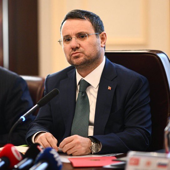 Her şey atom karınca için!

Gözaltına alındılar👇
Fikret Orman 
Burak Elmas
Hakan Sabancı 
Hande Erçel
Güzide Duran
Didem Soydan 
Kerim Sabancı

Futbol camiası, iş dünyası, güzeller alemi,
Şerbet tam nabza göre.

Hırsızlığı konuşulmasın diye zaman ayarlı operasyon yaptılar.