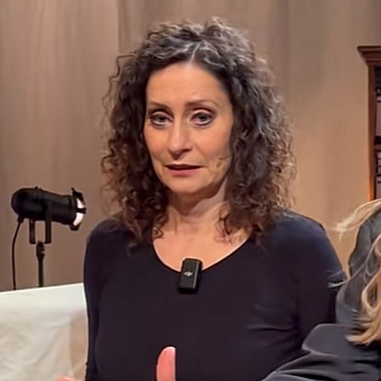 Maria 🐝 tweet media