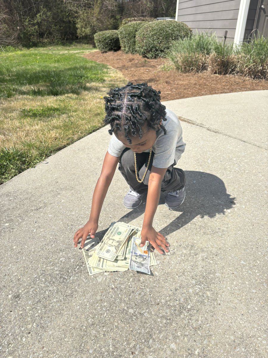 KingDour_900's tweet photo. Happy 5th Birthday to my lil King #BMoney 🎉👑💙
5 years of love, laughs, and watching you grow into somebody special I thank God for you every day Daddy got you forever no matter what 💯💙 https://t.co/Alj3hW4ri4