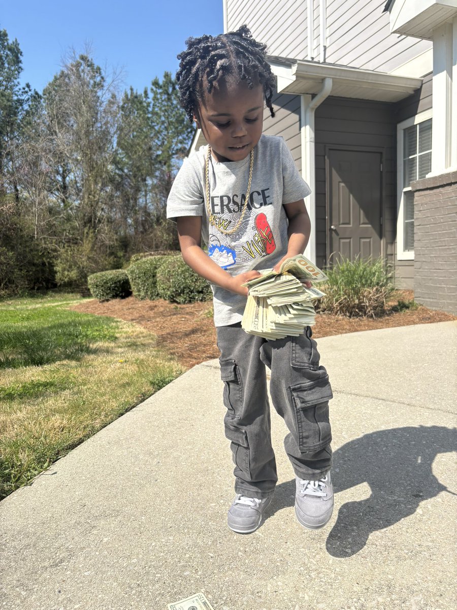 KingDour_900's tweet photo. Happy 5th Birthday to my lil King #BMoney 🎉👑💙
5 years of love, laughs, and watching you grow into somebody special I thank God for you every day Daddy got you forever no matter what 💯💙 https://t.co/Alj3hW4ri4