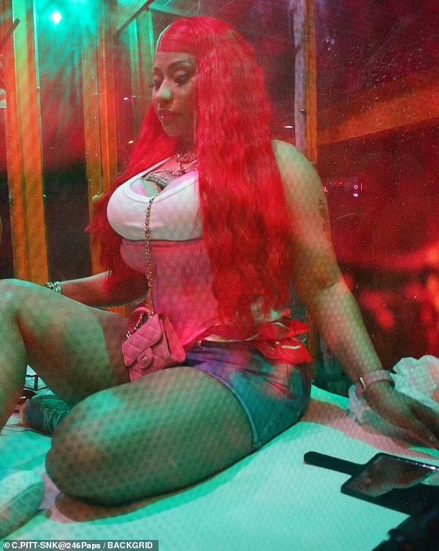 bblbarbie🍒. tweet media