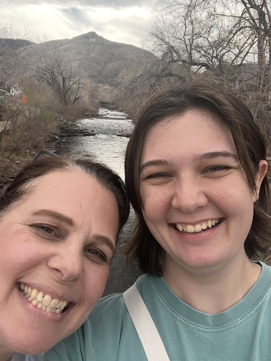 AprilRains tweet media