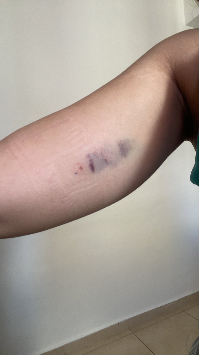 joji tá lendo 📖 tweet media