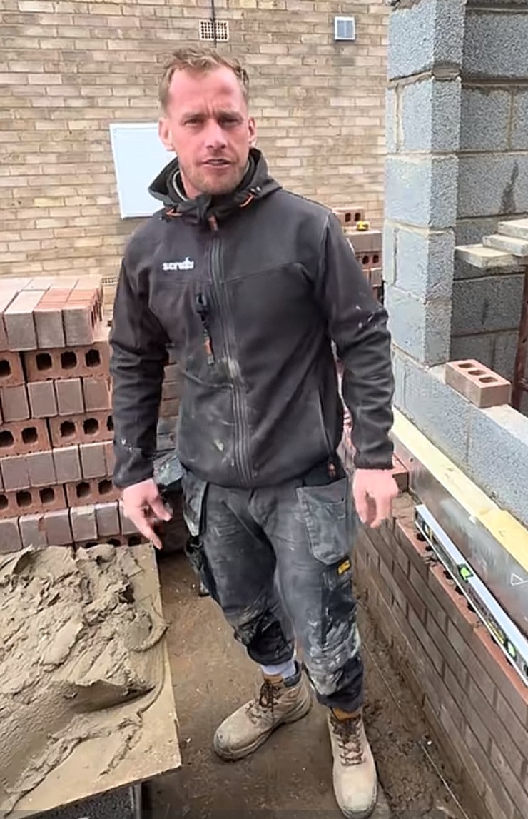 LadShots tweet media