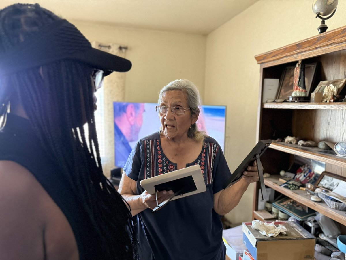 DebDaugherty_'s tweet photo. Just spent an hour registering a sweet widow for the SRP election @VoteSRP 

At the same time, we're chasing ballots for folks who registered months ago — and most still haven’t received them. @TPAction 

Check your ballot status today! #SRP #Vote https://t.co/8cU8W74wJe