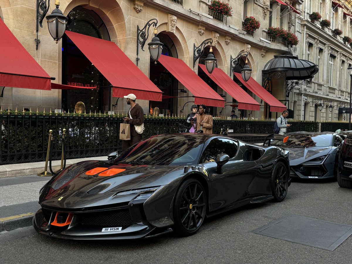 ZOË FOSSÉ tweet media