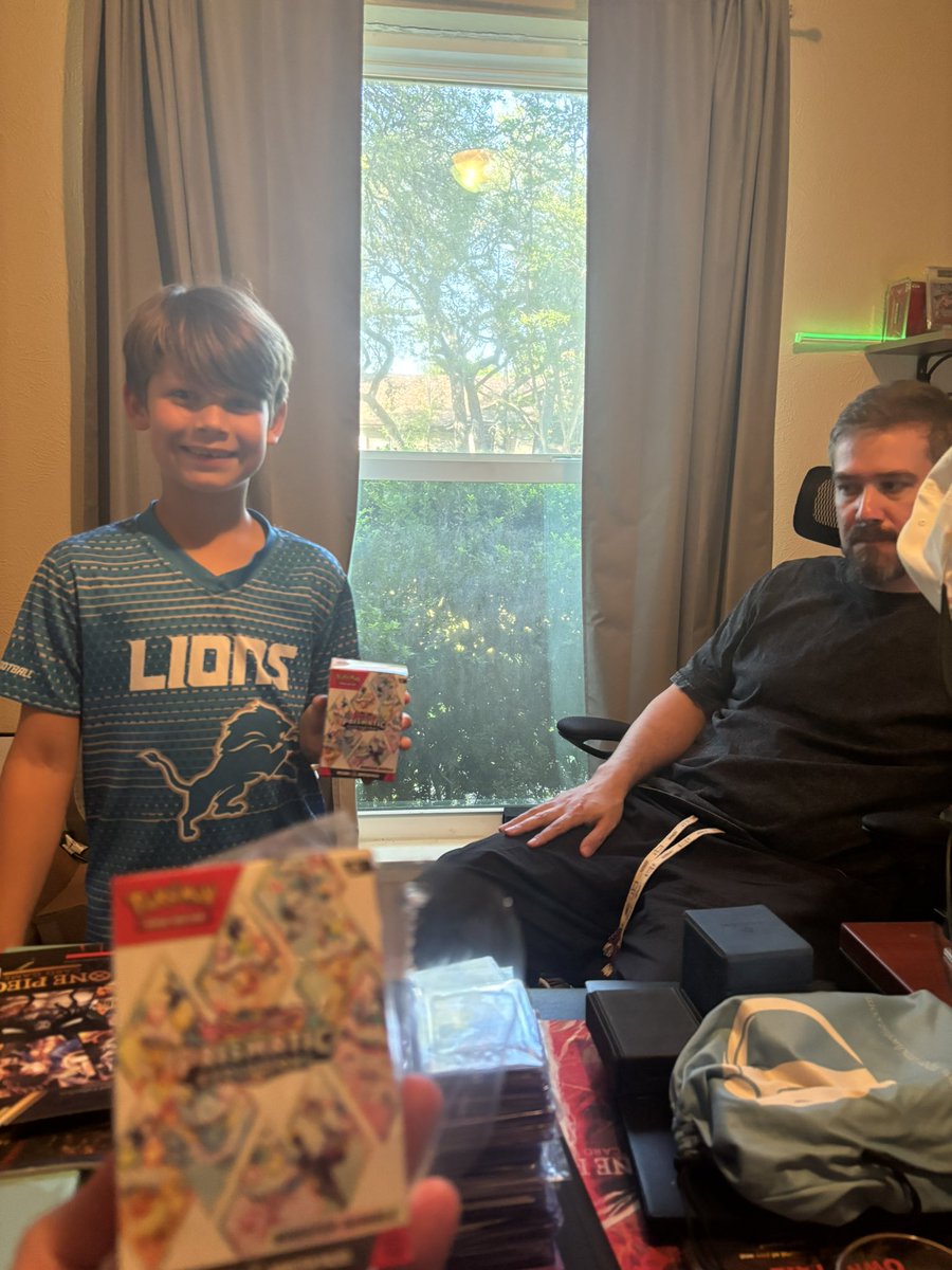 SoKRISPY326 tweet media