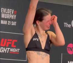 MMA__Matchmaker's tweet image. 🏴󠁧󠁢󠁥󠁮󠁧󠁿Melissa Mullins released a statement on Instagram saying the UFC still paid her show money after her #UFCLondon opponent pulled out due to weight-cut issues. Mullins was visibly emotional during the weigh-ins after dealing with her opponent’s unprofessional attitude throughout