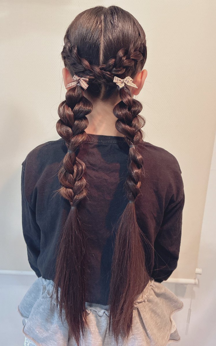 rea_model's tweet image. みんなおはよう💕
時間やばっ行ってきまーす💦

#通学コーデ　#小学生
#js  #ヘアアレンジ