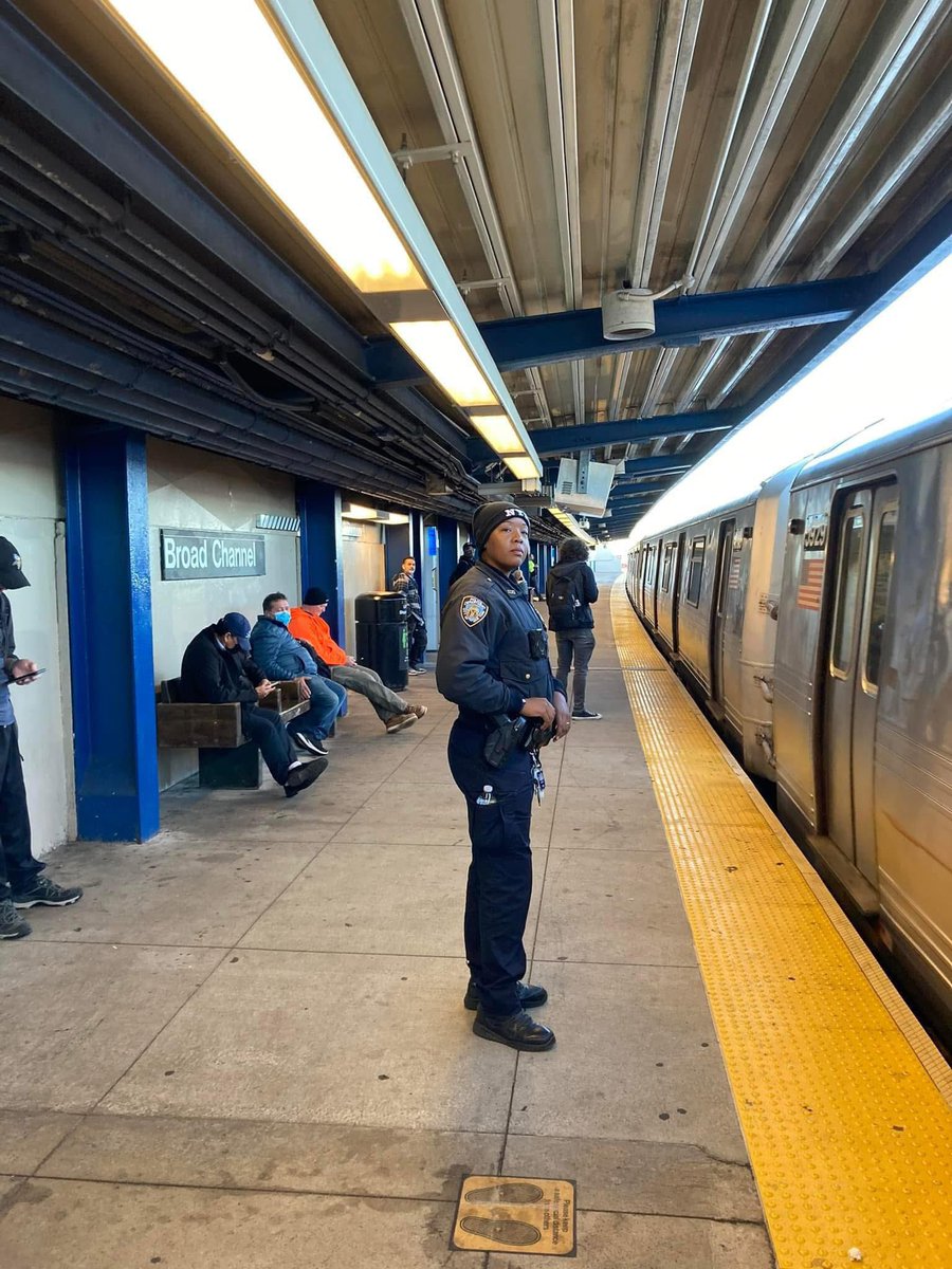 NYPD100Pct's tweet image. Subway surfing on top of a NYC Subway is a dangerous &amp;amp; reckless act. The only way to get to your destination safely is by riding INSIDE the train car. Your safety is important to us.

There are no waves on these trains! Save the surfing for #ROCKAWAY beach!!!