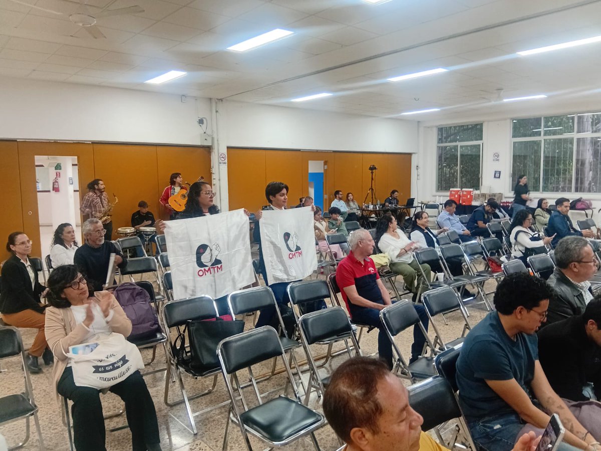 trabajadorasmx's tweet photo. Presentes en el acto de solidaridad con Cuba en el STUNAM organizado por la FDIM. Participó la embajadora de Cuba Johana Tablada, así como la presidenta mundial de la FDIM Lorena Peña. 

Qué viva la Revolución Cubana!!!
Alto al bloqueo criminal del imperialismo estadounidense!!! https://t.co/xgUqOwsw02