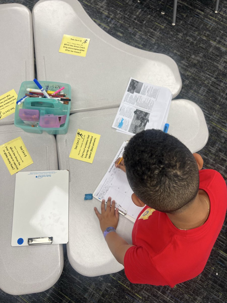 thegabrielleg's tweet photo. Week 3 March Madness Camp🏀 Students are finding supporting text evidence for an idea presented to them from their story! 🔍🕵️ #STAAR #textevidence #MarchMadness #taskcards @DuryeaElem https://t.co/dJ0FtWTJqu