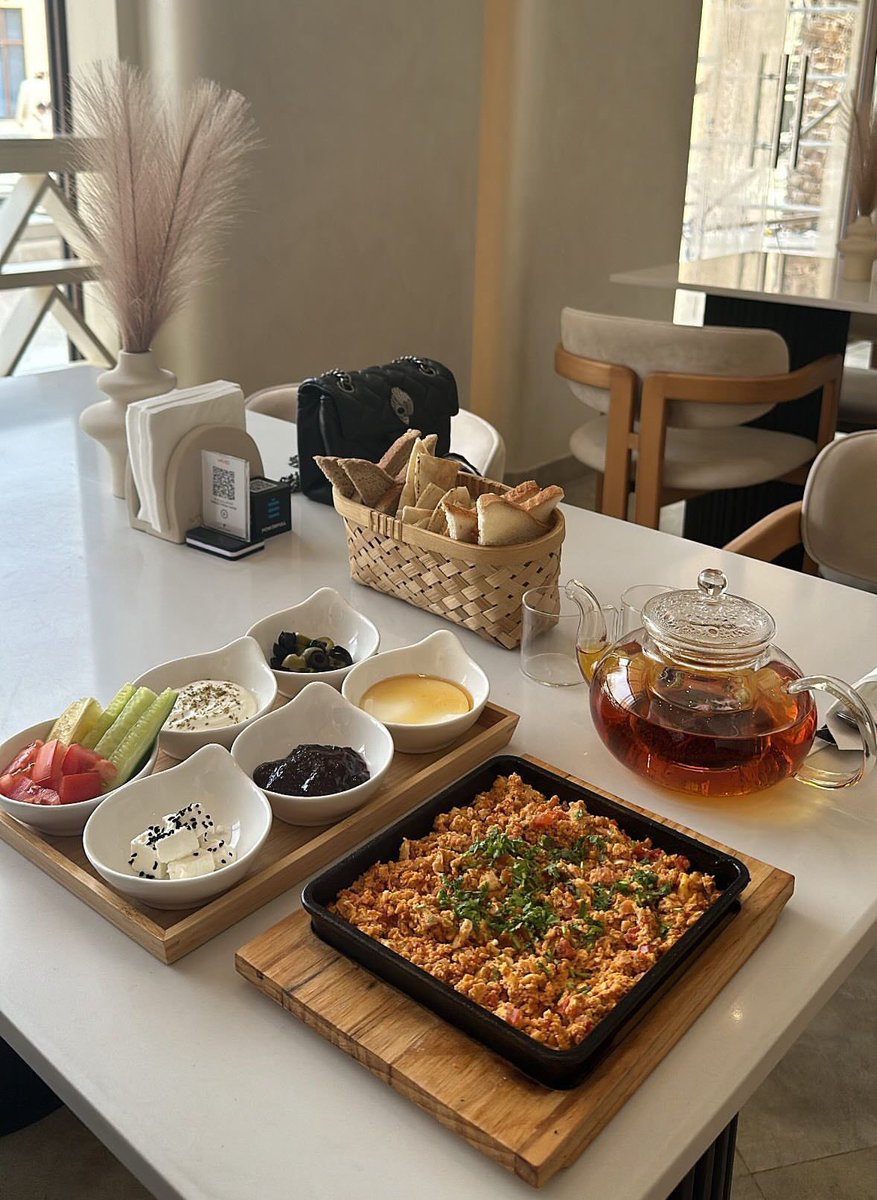 تـايقر tweet media