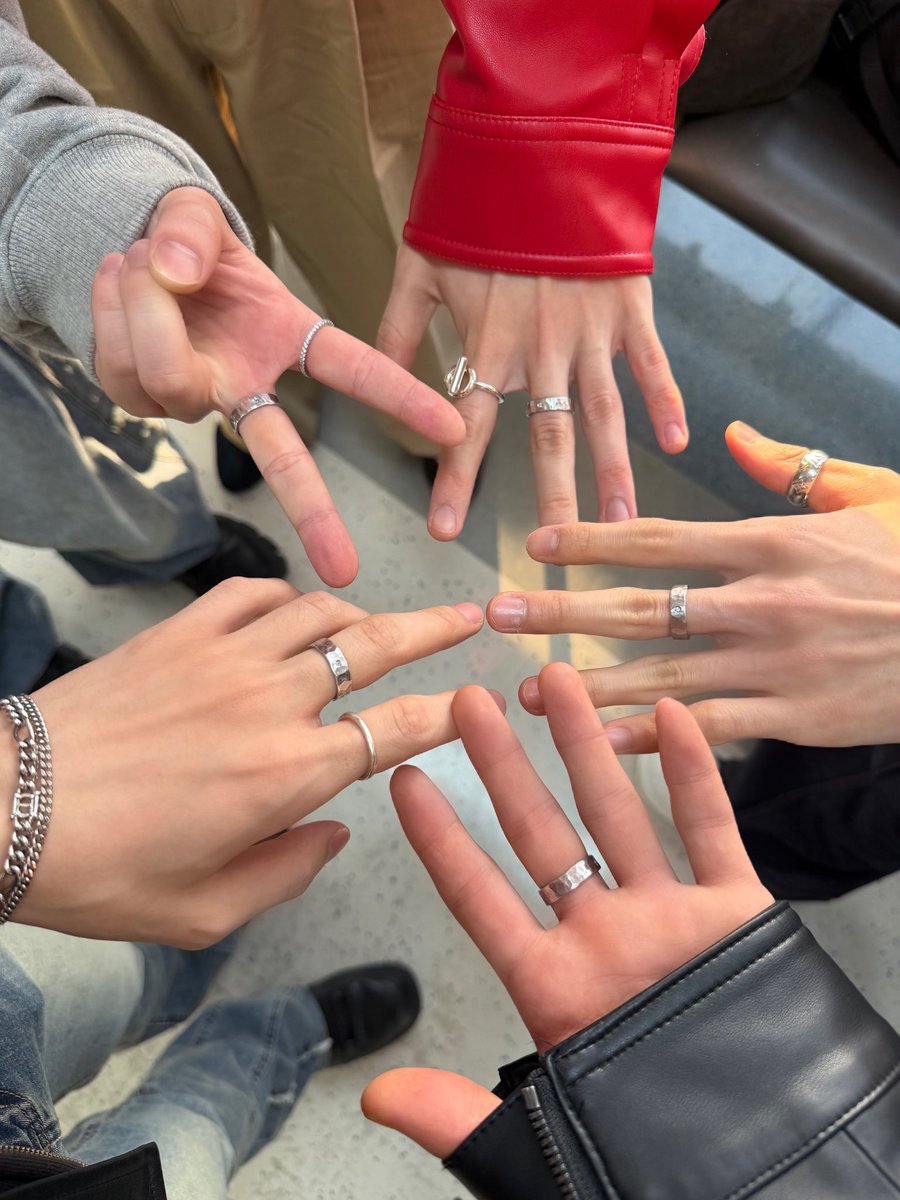 E'LAST(엘라스트) tweet media