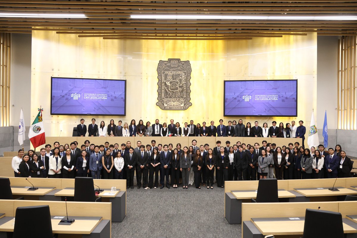 🏛️ || El <a href="/CongresoPue/">H. Congreso de Puebla</a> abrió sus puertas a la comunidad estudiantil de Trinity School MX para la IX edición de su Modelo de Naciones Unidas (TNYMUN).

Un espacio donde el debate, el análisis de problemáticas globales y la construcción de resoluciones fortalecen la formación de