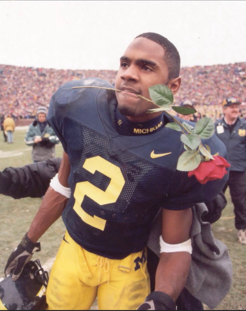 Braylon_Clark3's tweet photo. Blessed and honored to receive an offer from @UMichFootball . Thank you @UMFBCoachWhitt @micahsimon_  @RichardPerryUM and the entire Michigan staff. #GOBIGBLUE

@pepman704 
@langstonwertzjr 
@charlottepreps 
@HighSchoolOT 
@nchssportspage 
@On3 
@247recruiting 
@Rivals 
@TheUCReport
