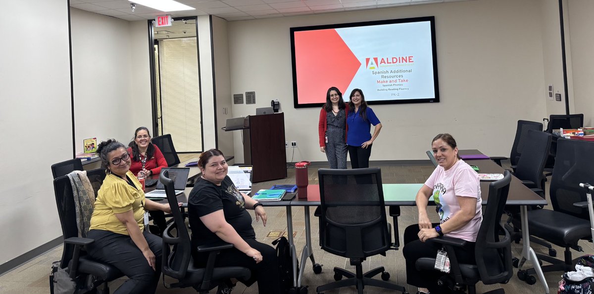 angcala's tweet photo. Our amazing OWDL PK-2 Teachers showing up for after school Professional Learning 👏 😃🙌
Make-and-Take session to support students with differentiated instruction based on their needs! 💖
Thank you for everything you do! https://t.co/LEwYBXFH8w