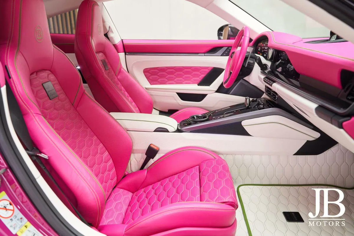 マコズ porsche tweet media