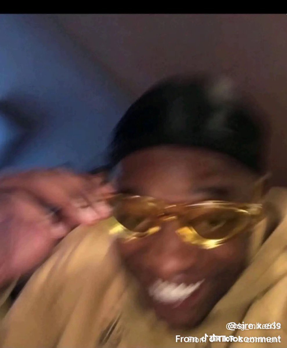 momo_deh tweet media