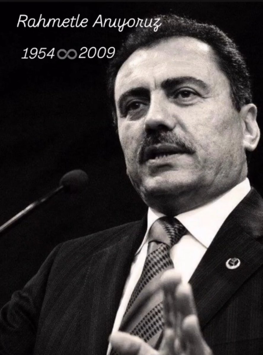 Ebrru58's tweet photo. Şehit lider Muhsin Yazıcıoğlu'nu, şehadetinin 17. sene-i devriyesinde rahmet, özlem ve minnetle yâd ediyoruz. Mekânı cennet, makamı âli olsun. #MuhsinYazıcıoğlu 🥀
#25Mart2009 https://t.co/fBlqs77sqU