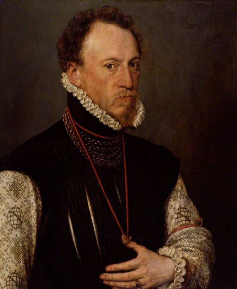 jdmccafferty's tweet photo. 24 Mar 1604: James VI &amp; I holds his first tilt on his accession anniversary #otd   Elizabeth I's former champion in the tiltyard &amp; organiser of jousts, Sir Henry Lee is in attendance (NPG)
I draw your attention to Lee's amazing shirt. https://t.co/dwRDVW8OD2