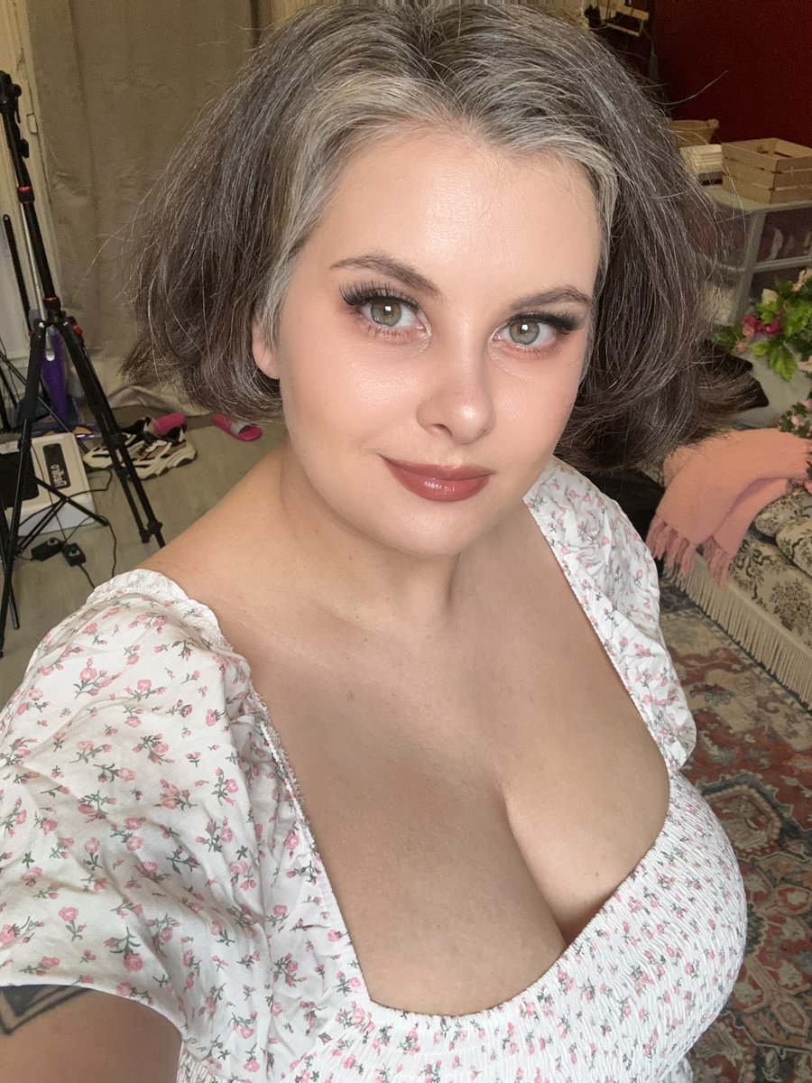 NaughtyMermaidEva tweet media