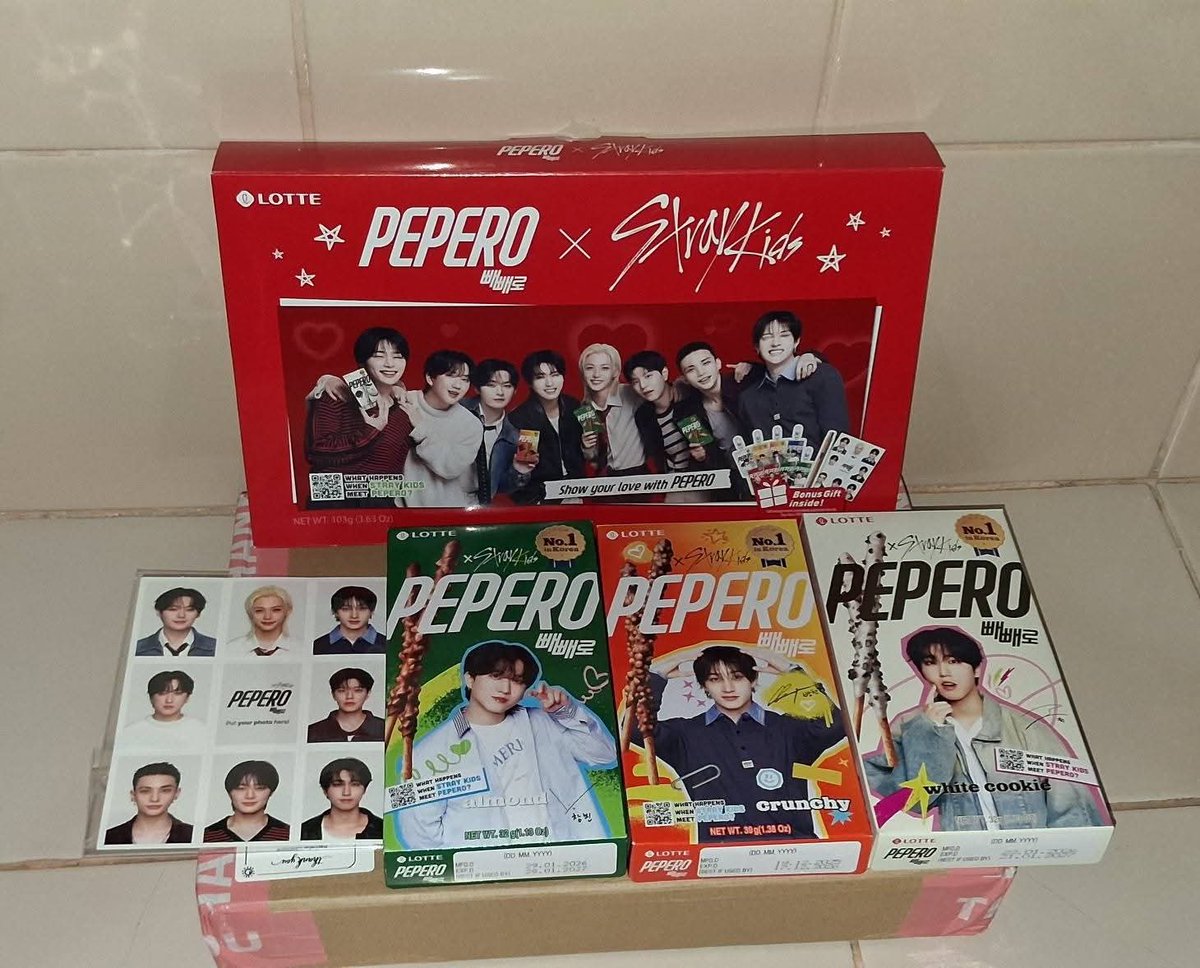 Rachel_Han91196's tweet image. Got mine #straykids x #Pepero #peperoday 
🤍🧡💚