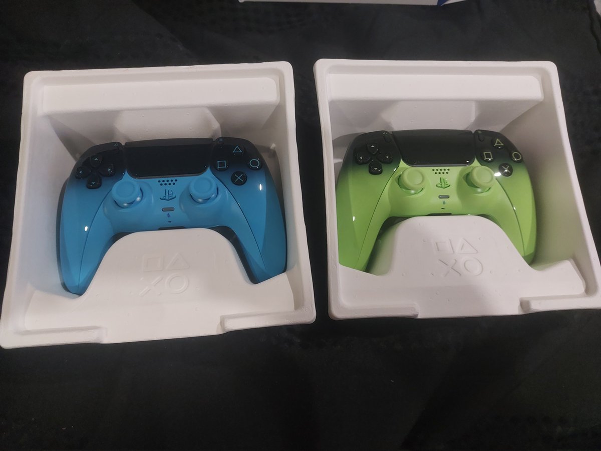 YourBoyZulu's tweet photo. ๐
#PS5 #PS5Controller #Hyperpop https://t.co/J8atk3fhc8