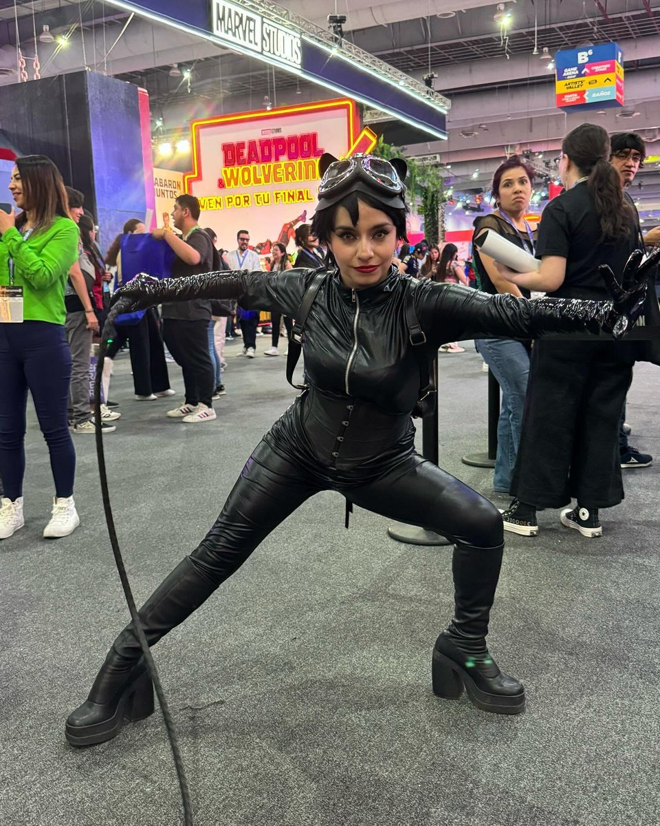 BEATOFICIAL's tweet photo. Falta 1 mes para @CCXPMexico 🤩🔥 Prepárate para paneles épicos, invitados increíbles, cosplay, trailers exclusivos y todo lo que amamos de la cultura geek.
🐝 https://t.co/Us0hQS5n93 | 100.9 FM
#CCXP #Queplan #BeatDigital https://t.co/vGZ0BQTw7M
