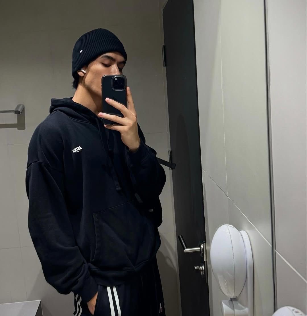 ، · ━━━ 𝗖𝗼𝗻𝗳𝗲𝘀𝗶𝗼𝗻𝗲𝘀 𝗙𝗞 ֶָ֢ tweet media