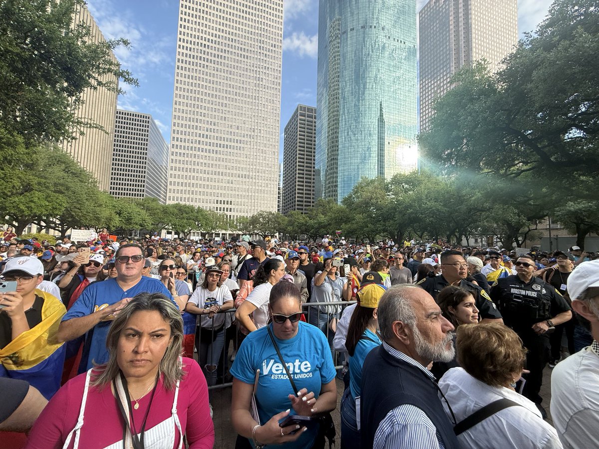 Karol Suarez tweet media