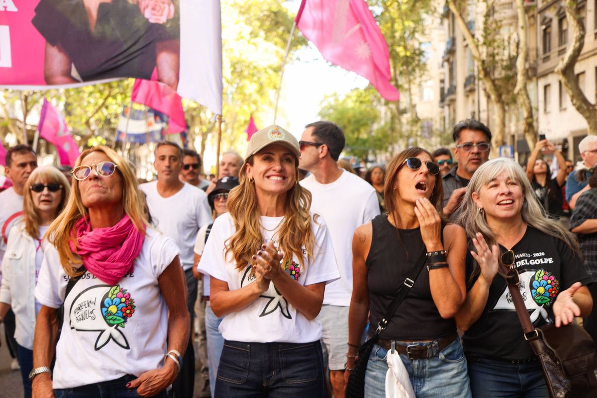 vtolosapaz's tweet photo. 50 AÑOS DEL GOLPE: LA MEMORIA COMO ACTO DE SOBERANÍA Y JUSTICIA 🤍🇦🇷

Como cada 24 de marzo, marchamos junto a las y los compañeros de Camino a la Victoria. A medio siglo del horror, nuestra memoria sigue intacta. No es una fecha más: es la reafirmación del pacto democrático que el pueblo argentino decidió sostener para siempre.

Marchamos por los 30.000 compañeros y compañeras detenidos desaparecidos, presentes en cada paso hacia una Argentina más justa. Marchamos por las Madres y Abuelas, que nos enseñaron con coraje que el dolor se transforma en una búsqueda incansable de Verdad y Justicia. ✌🏻

Frente al negacionismo y los intentos de retroceder en derechos, respondemos con más memoria. La democracia se construye con convicción y se defiende en la calle, hoy y siempre.

¡Nunca Más!