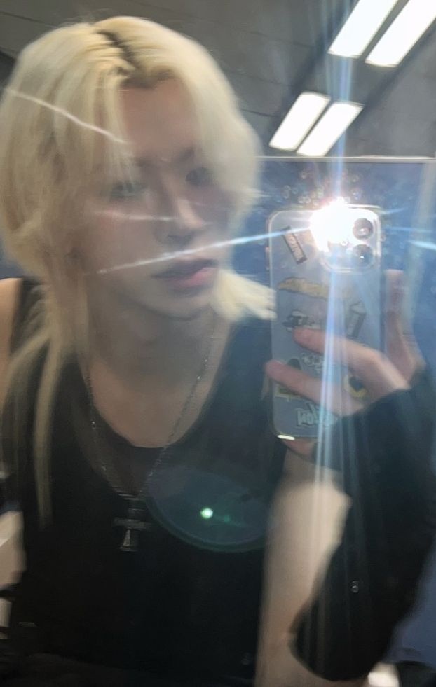 jiihaengii's tweet image. Two cuties (*⌒３⌒*) #JIHO #andearselcaday #selfieday #ampersandone