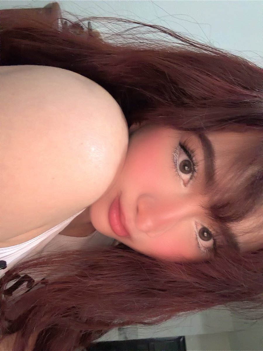 Karina09 tweet media