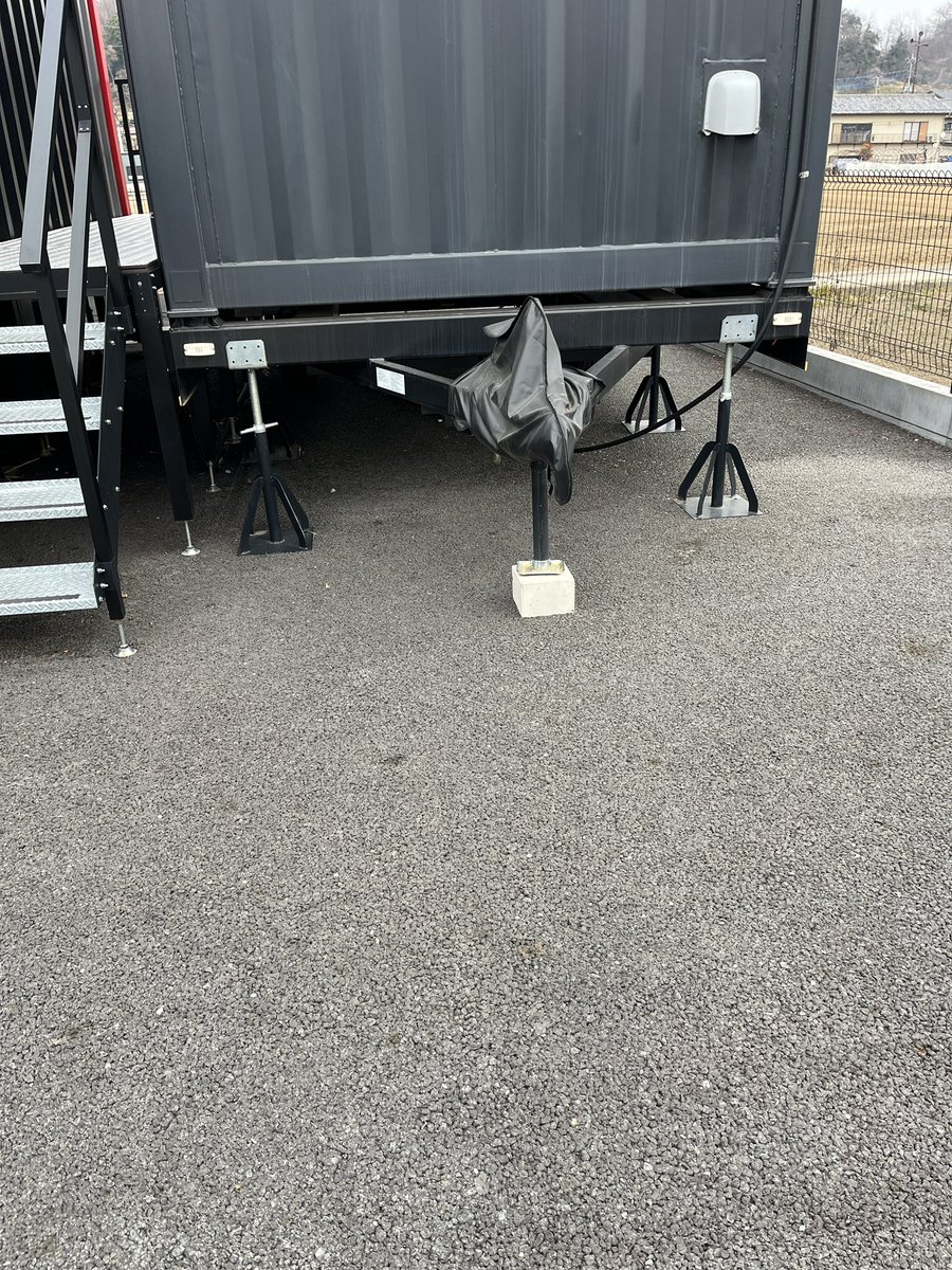 とこや tweet media