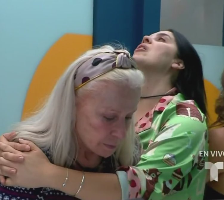 𝐂𝐋𝐀𝐔 𝐌𝐄𝐍𝐃𝐄𝐙 ❤️‍🔥 tweet media