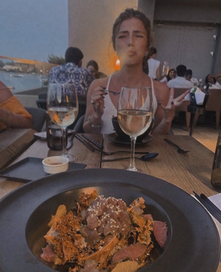  ⁎ 𝑠ℎ𝑎𝑟𝑚𝑎 , tweet media